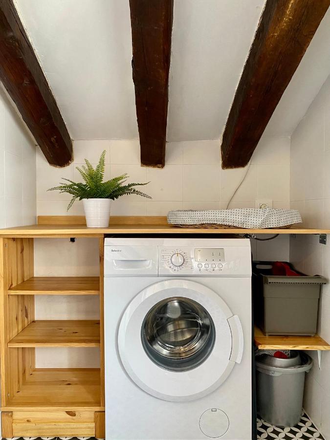 Charming Gran Via Attic Apartment Madrid Exterior photo