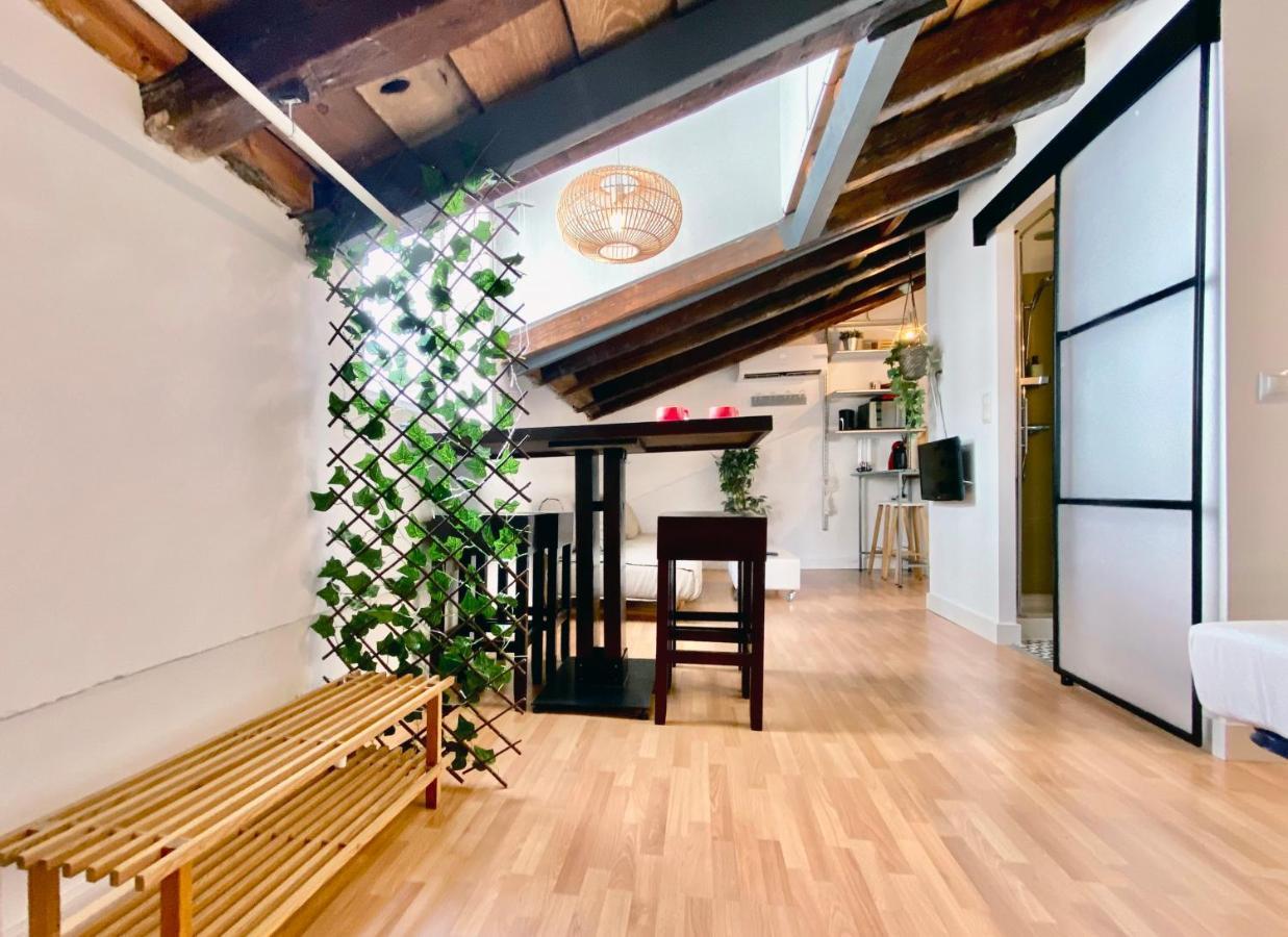 Charming Gran Via Attic Apartment Madrid Exterior photo
