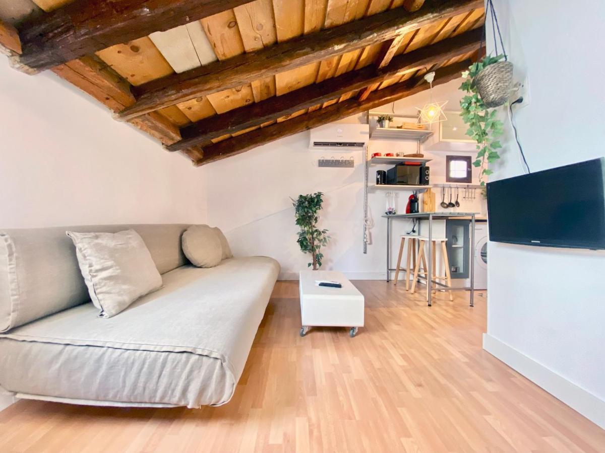 Charming Gran Via Attic Apartment Madrid Exterior photo