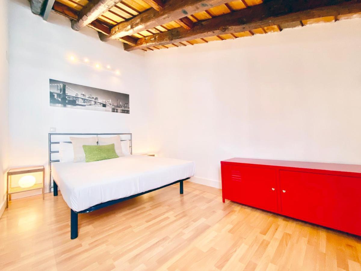 Charming Gran Via Attic Apartment Madrid Exterior photo